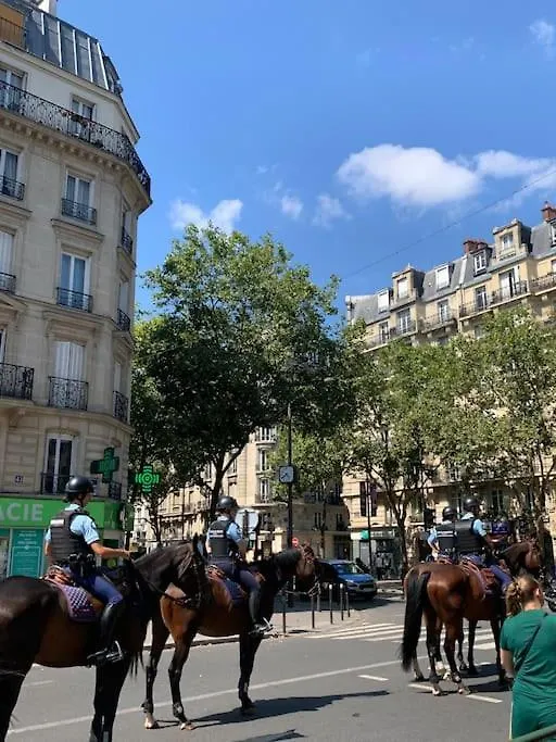 Studio 13m2completement * Paris